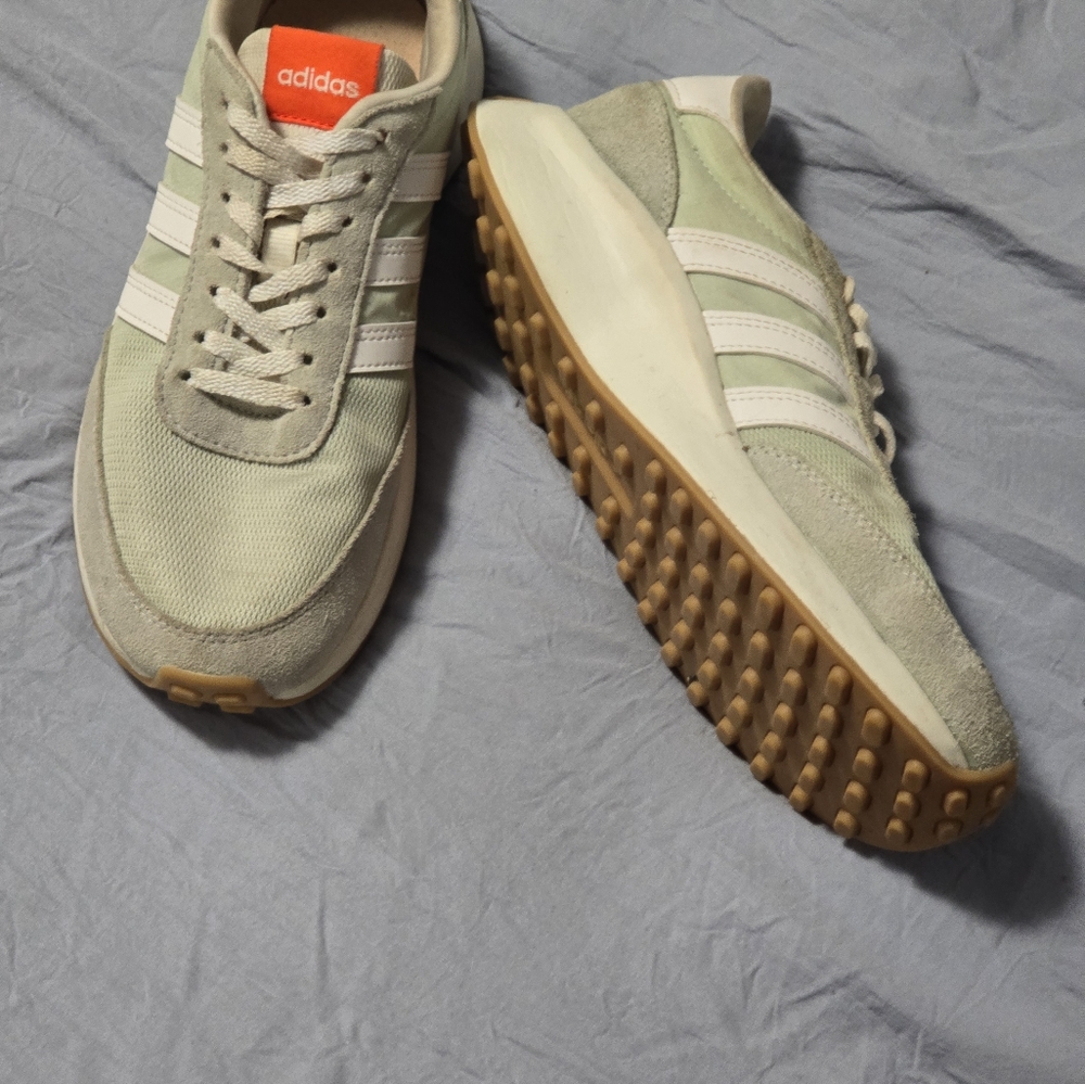 Tennis Shoes